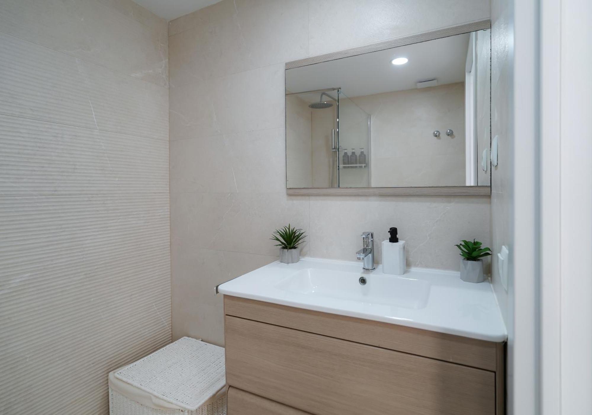 Nomad Malaga - Chic Apartament Center Торремолінос Екстер'єр фото